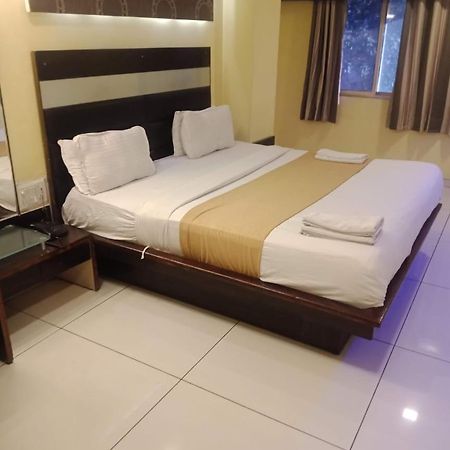 Hotel Kadamb Inn Amhedabad Dış mekan fotoğraf